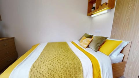 For Students Only - iQ Leeds in City Centre Apartment in Leeds