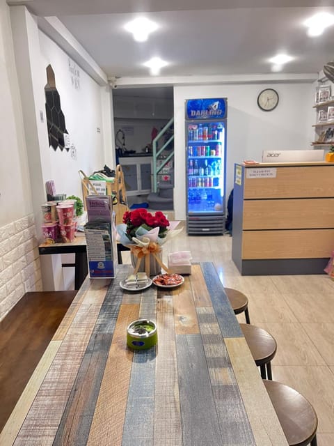 Kitchen or kitchenette, Lobby or reception, Dining area