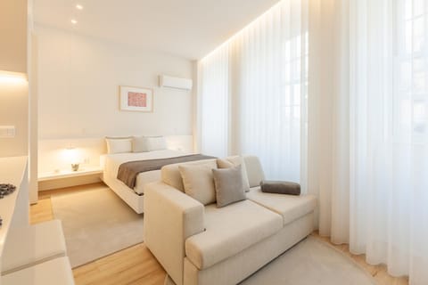 Bed, Living room, Photo of the whole room, Seating area, Bedroom