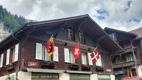 Chalet Maithili Lauterbrunnen -152-Year-Old Majestic Chalet Chalet in Lauterbrunnen