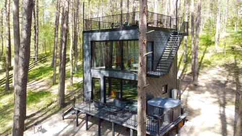 Property building, Patio, Natural landscape, Balcony/Terrace