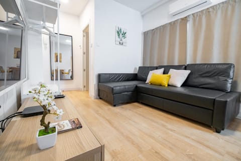Communal lounge/ TV room, TV and multimedia, Living room