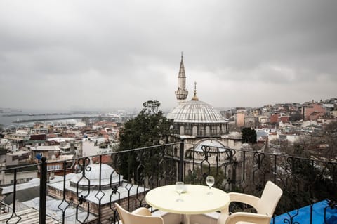 Natural landscape, View (from property/room), Balcony/Terrace, City view