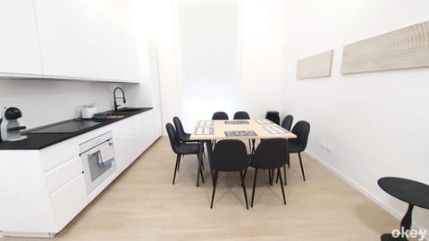 Kitchen or kitchenette, Dining area, stove