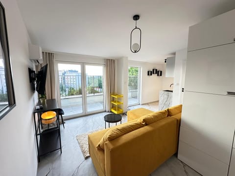 Communal lounge/ TV room, Kitchen or kitchenette, Seating area