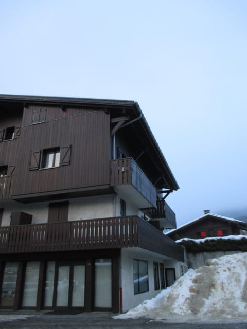 Beau duplex lumineux à la montagne Nice flat just underneath MtBlanc Apartment in Les Houches