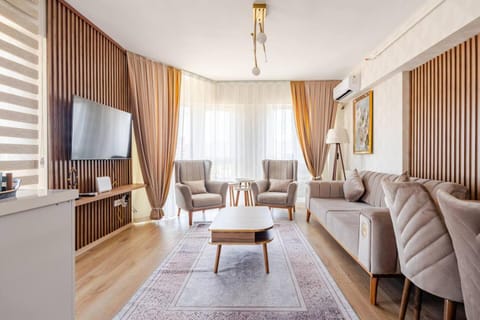 Communal lounge/ TV room, TV and multimedia, Living room, Seating area, Evening entertainment