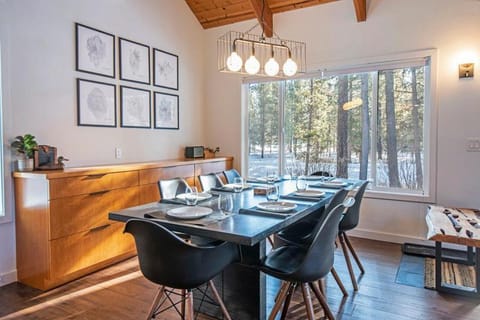 Three Rivers Basecamp - Meredith Lodging House in Three Rivers