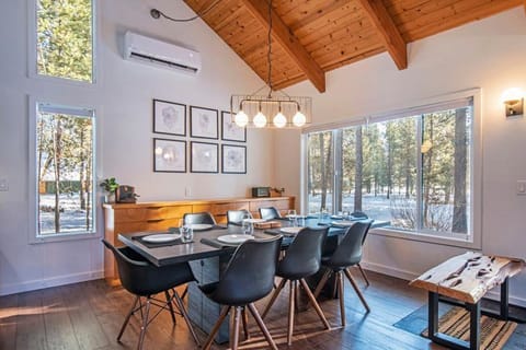 Three Rivers Basecamp - Meredith Lodging House in Three Rivers