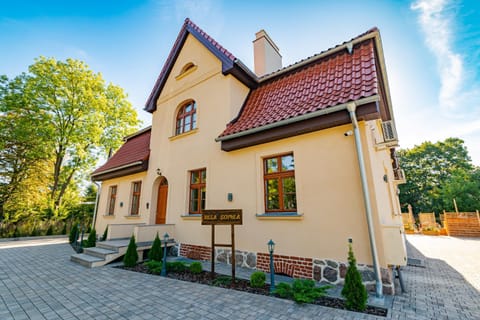 Property building, Day