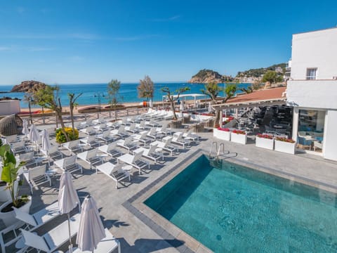 Natural landscape, Solarium, Beach, Swimming pool