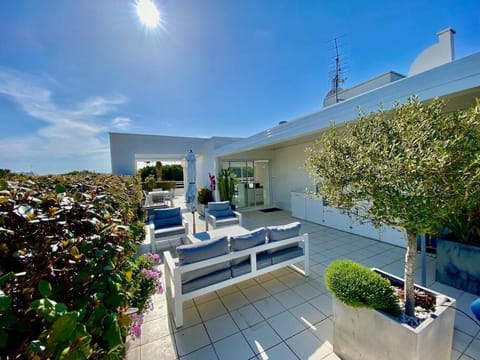 Balcony/Terrace, Living room, Garden view