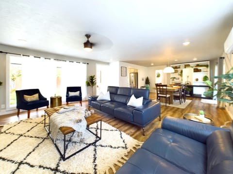 Living room, Seating area, Floor plan