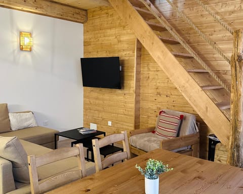 Duplex La Tour Apartment in Saint-Étienne-de-Tinée