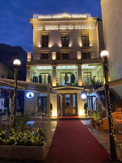 Facade/entrance, Night