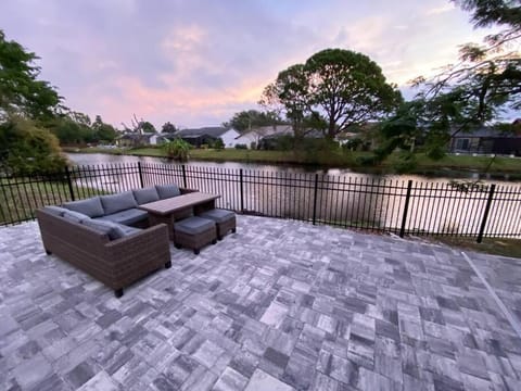Casa Bella - 5BR, Waterfront, Pool, Spa -9 Min Anna Maria House in Bradenton