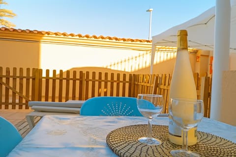 Patio, Dining area