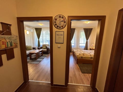 Communal lounge/ TV room, Living room, Bedroom