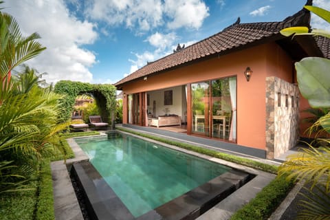 Property building, Pool view, Swimming pool, Swimming pool