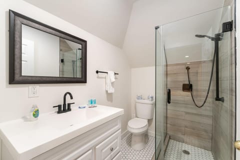 Housepitality - The Madison House - Brand New House in Ohio