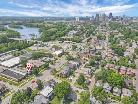 Updated 4BD House Near German Village w Parking House in Ohio