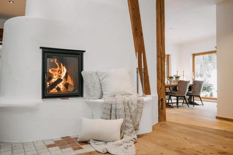 Living room, Dining area, fireplace