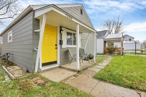 Housepitality - The Southern Orchards Cottage House in Ohio