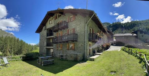 Property building, Garden, Garden view