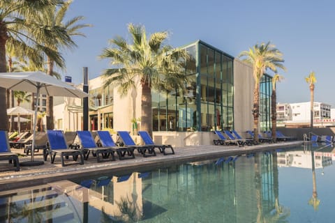 Property building, Pool view