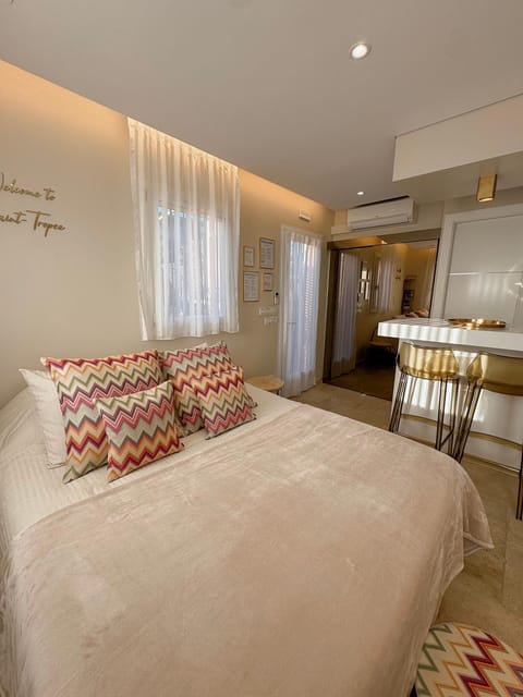 Photo of the whole room, wardrobe