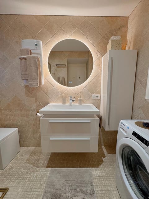 Bathroom, washing machine