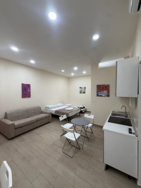 Kitchen or kitchenette, Living room, Seating area, pet friendly