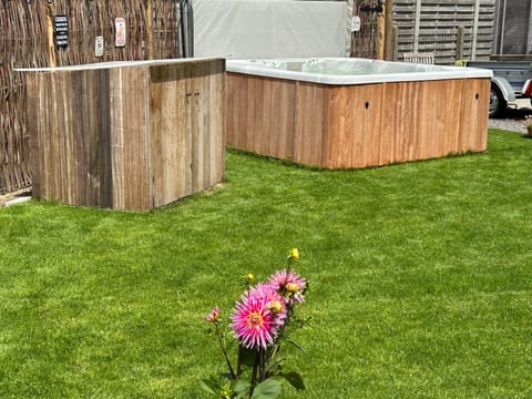 Hot Tub, Garden view