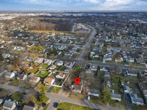 Housepitality - West Side Lodge - 6 BR 2 BA House in Ohio