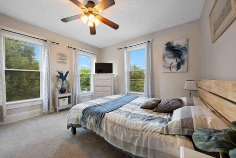 The Village Townhouse - 5 BR House in Ohio