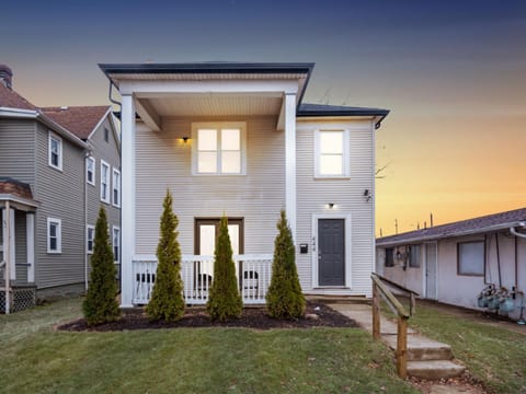 Stay in the Palazzo in OSU! 10 BEDS! House in Ohio