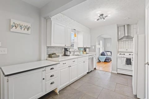 Housepitality - Newark Friends and Family House House in Ohio