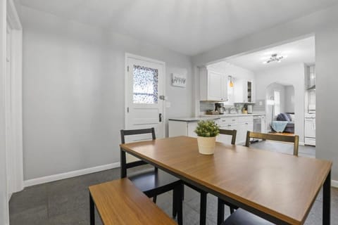 Housepitality - Newark Friends and Family House House in Ohio