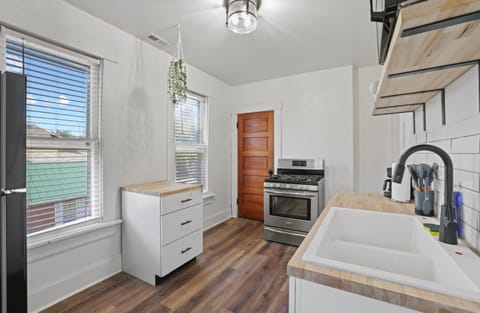 Housepitality - City View Loft - German Village Apartment in German Village