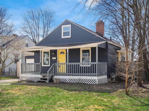 The Lucky 7's Inn-5 Beds House in Ohio