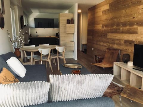 Kitchen or kitchenette, Living room