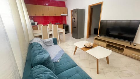 Communal lounge/ TV room, TV and multimedia, Living room, Seating area