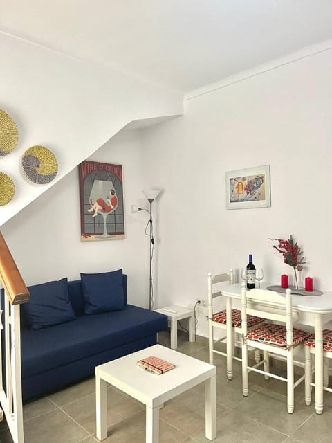 Living room, Decorative detail, Dining area