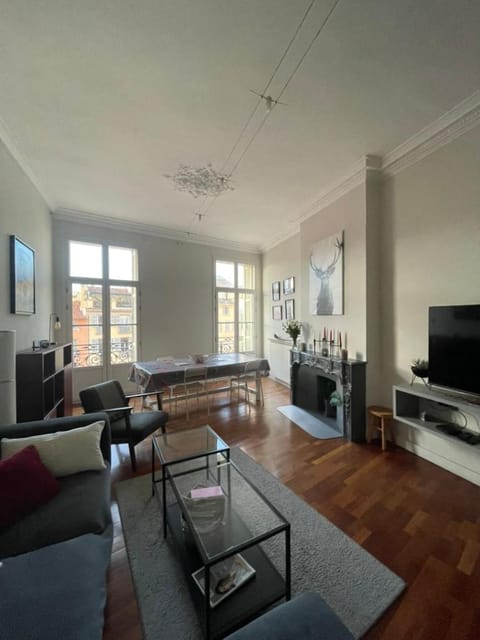 La Perle de Toulon, grand appartement tout confort, idéalement situé Apartment in Toulon