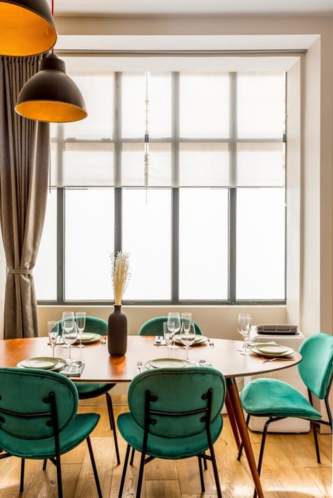 Design et confort near Champs Elysees Apartment in Paris