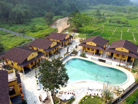 Property building, Swimming pool