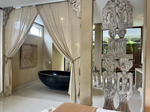 Bed, Bathroom, Decorative detail, Bath