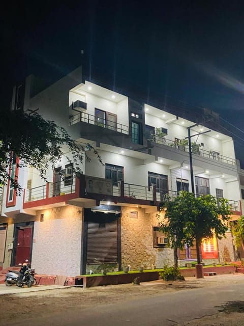 Property building, Street view