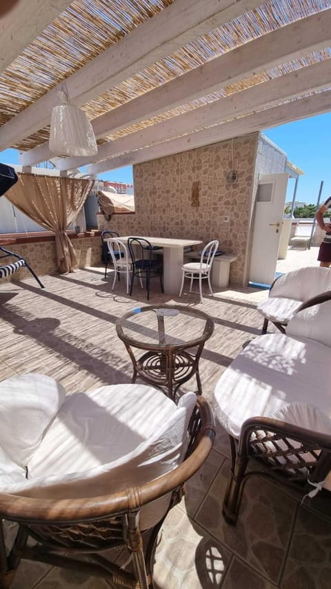 Patio, Solarium, Balcony/Terrace, Living room