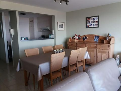 Appartement zeedijk Heist met garage Apartment in Knokke-Heist